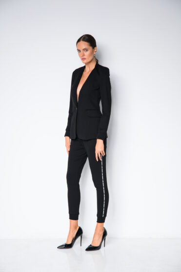 Czarne spodnie dresowe damskie