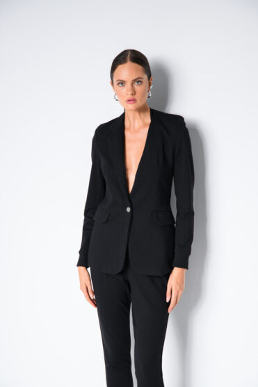 Czarna marynarka damska