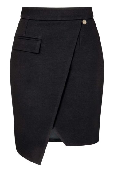 Czarna spódnica asymetryczna