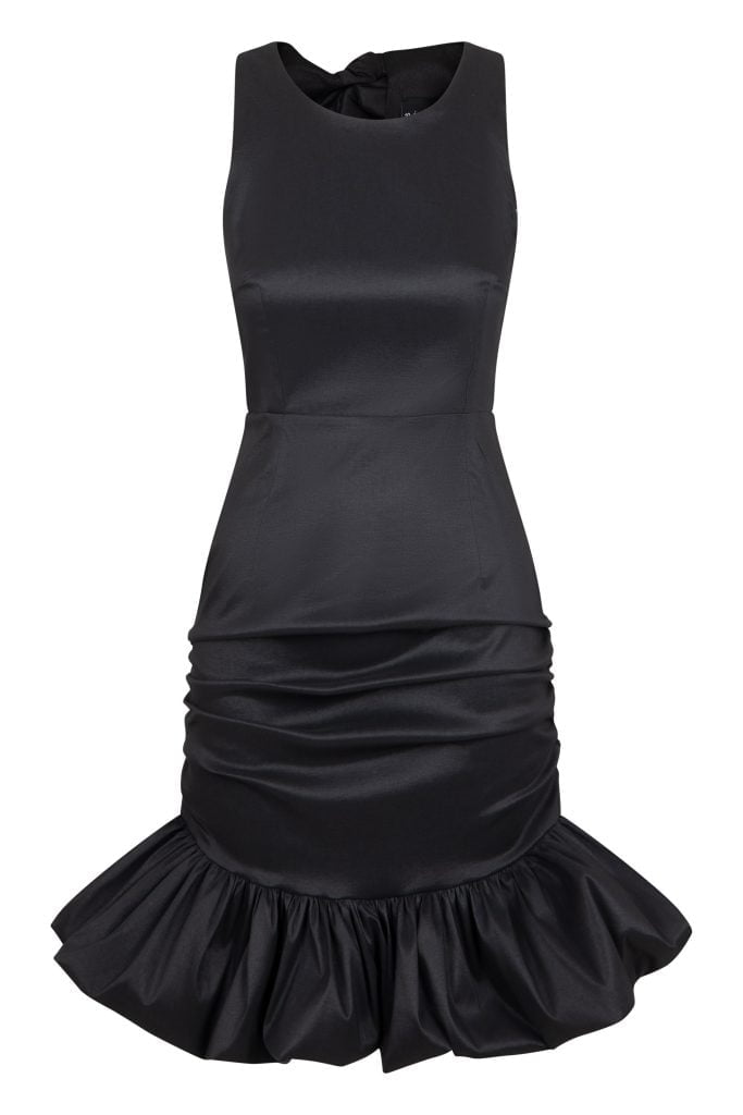 sukienka czarna z falbaną