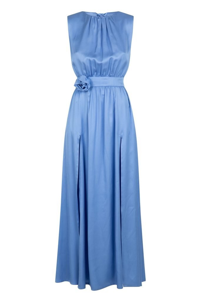 długa błękitna sukienka satyna