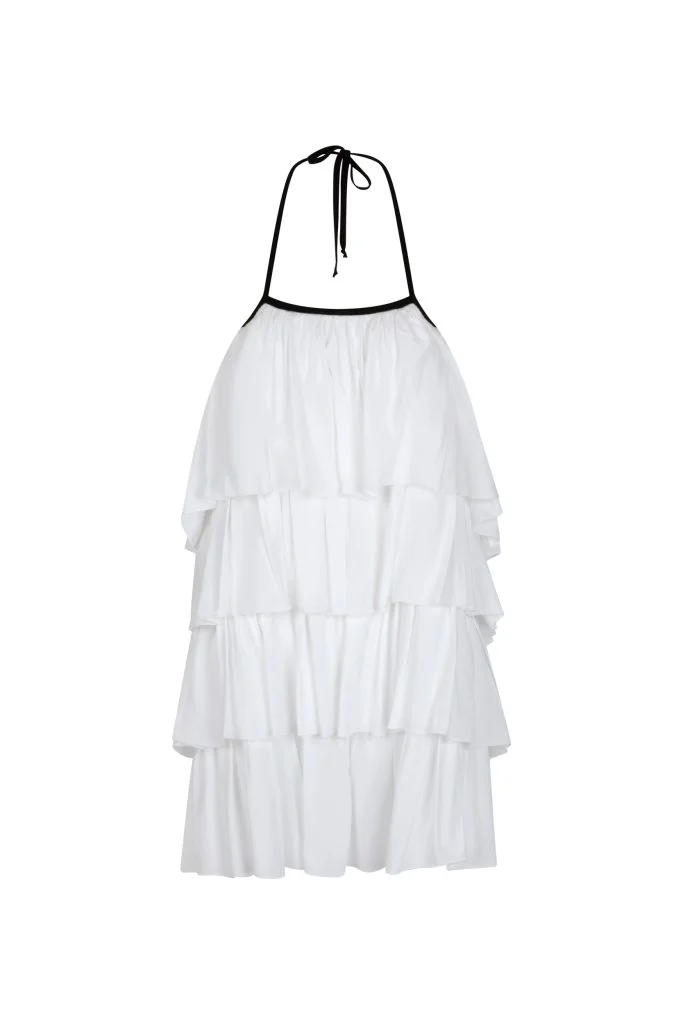 biała sukienka z falbanami