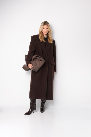 Wełniany płaszcz damski na jesień