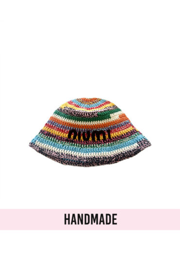 Kolorowy kapelusz typu bucket