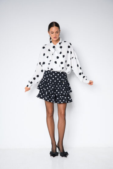 Szorty damskie w grochy z falbanami