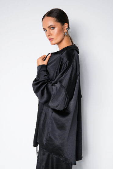 Czarna satynowa koszula damska