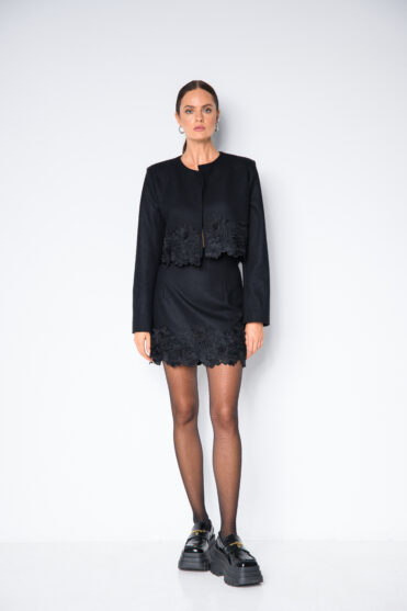 Czarna wełniana kurtka damska