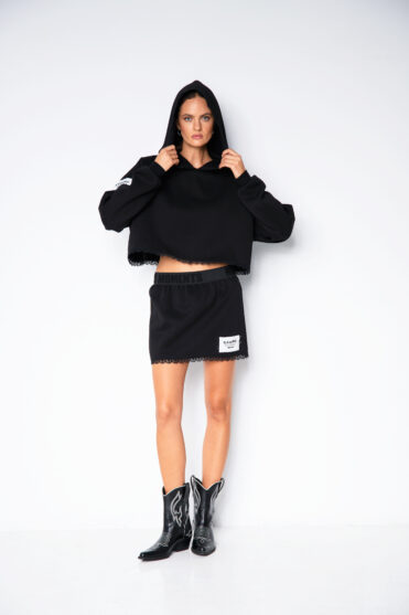 Czarna spódnica mini