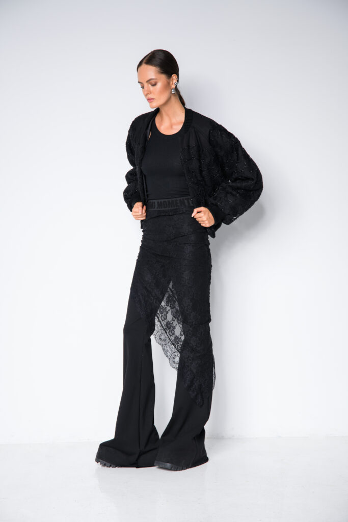 Spodnie dzwony z koronkową halko-chustą