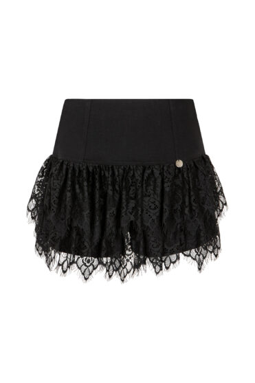 Czarne szorty damskie z koronką