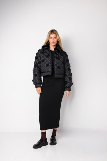 Czarna bomberka damska na jesień