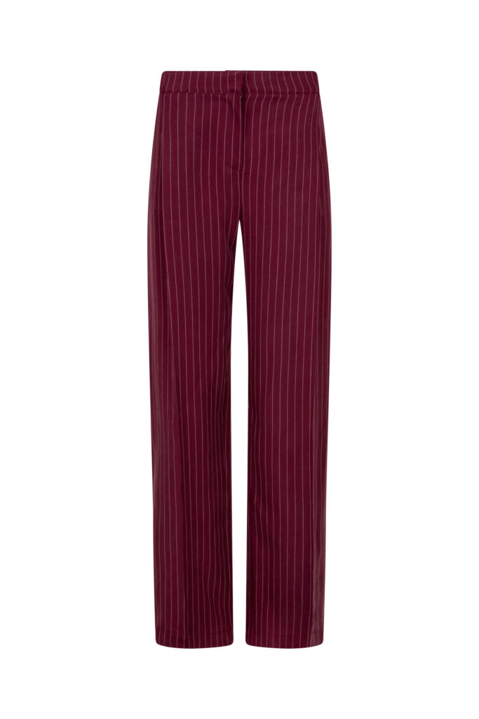Bordowe spodnie w paski