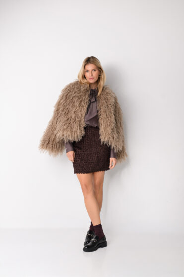 Futro na jesień w odcieniu beżowym