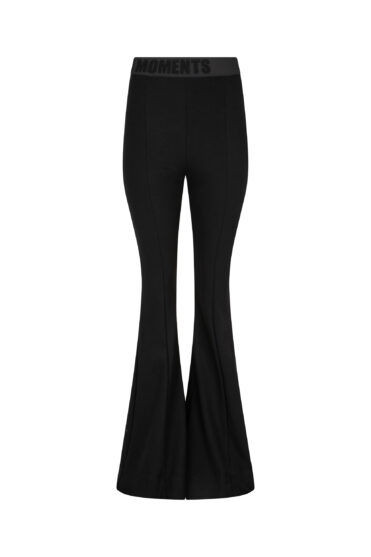 Czarne spodnie dzwony damskie