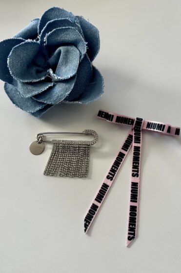 Zestaw broszek na wiosnę