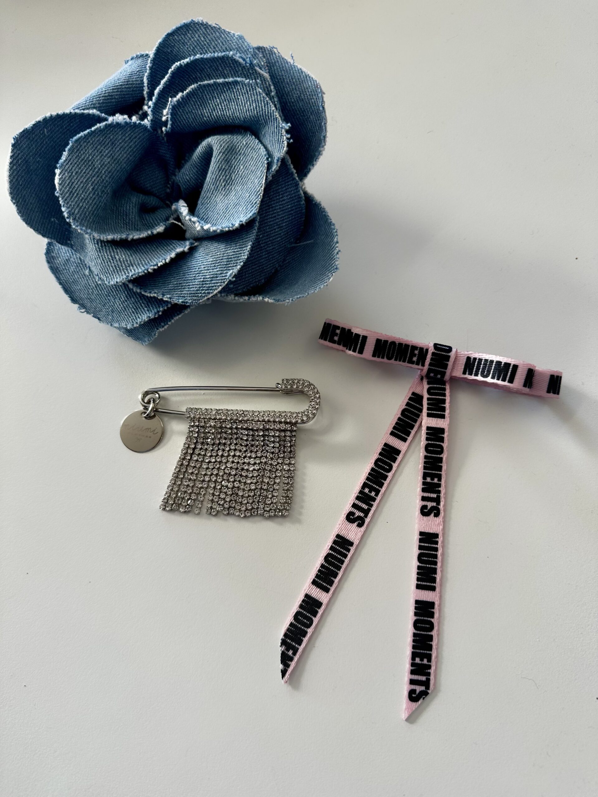 Zestaw broszek na wiosnę