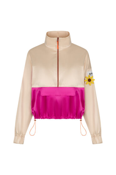 Satynowa kurtka kangurka na wiosnę