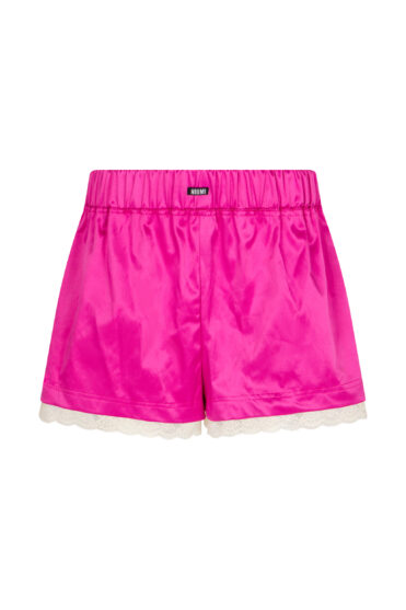 Satynowe szorty na wiosnę w fuksjowym kolorze