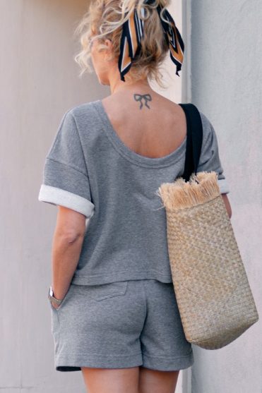 Bluza z krótkim rękawem w kolorze szarym
