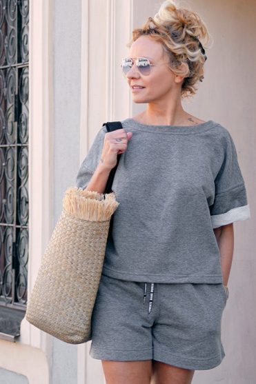 Bluza z krótkim rękawem w kolorze szarym
